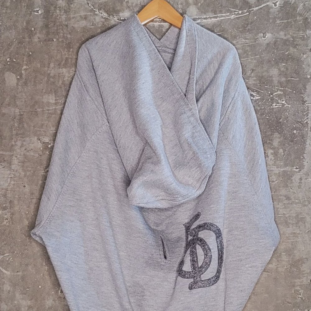 5 and A Dime Gray X-Large Dog Gray Sweatshirt 22-24"